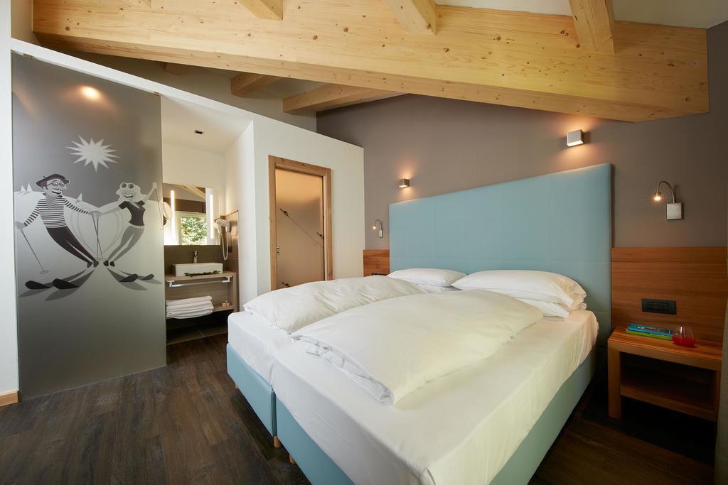 Hotel Valacia ポッツァ・ディ・ファッサ 部屋 写真